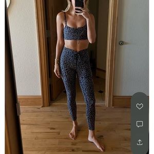 Noli yoga leopard workout set. Size small in both. Worn once. Perfect condition